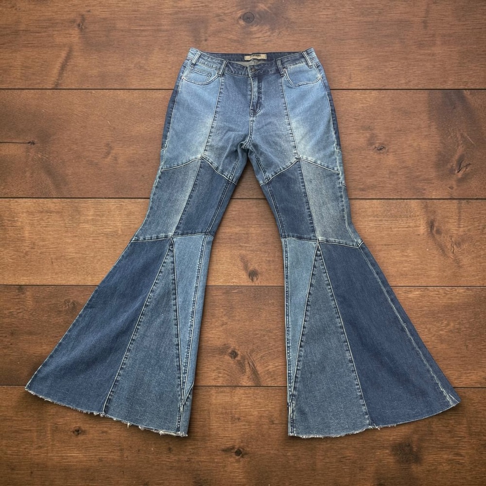 Rock and Roll Denim High Rise Patchwork Bell Bottom Jean Blue W33 L34 BW7HD02252